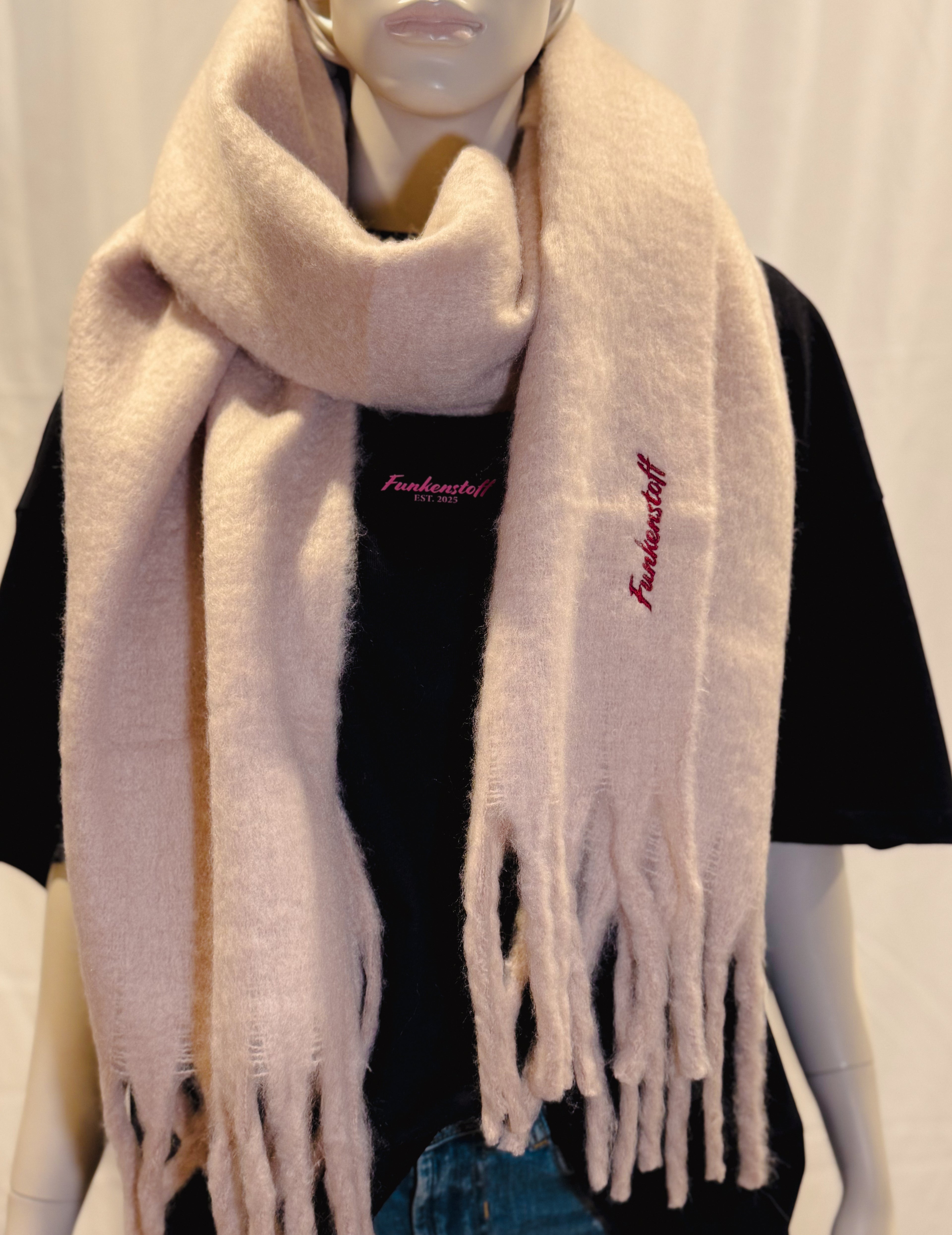 Funkenstoff Fluffy Scarf - Oversize Winterschal Unisex